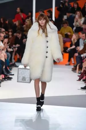 Louis Vuitton Fall 2015: Ọdịnihu bụ eyi