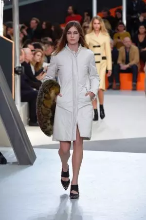 Louis Vuitton Herbst 2015: Die Zukunft ist tragbar