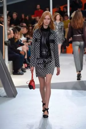 लुइस Vuitton पतन 2015: भविष्य पहिरन योग्य छ