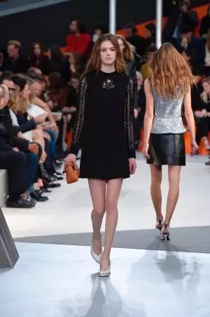 Louis Vuitton Fall 2015: O le Lumanai e mafai ona ofuina