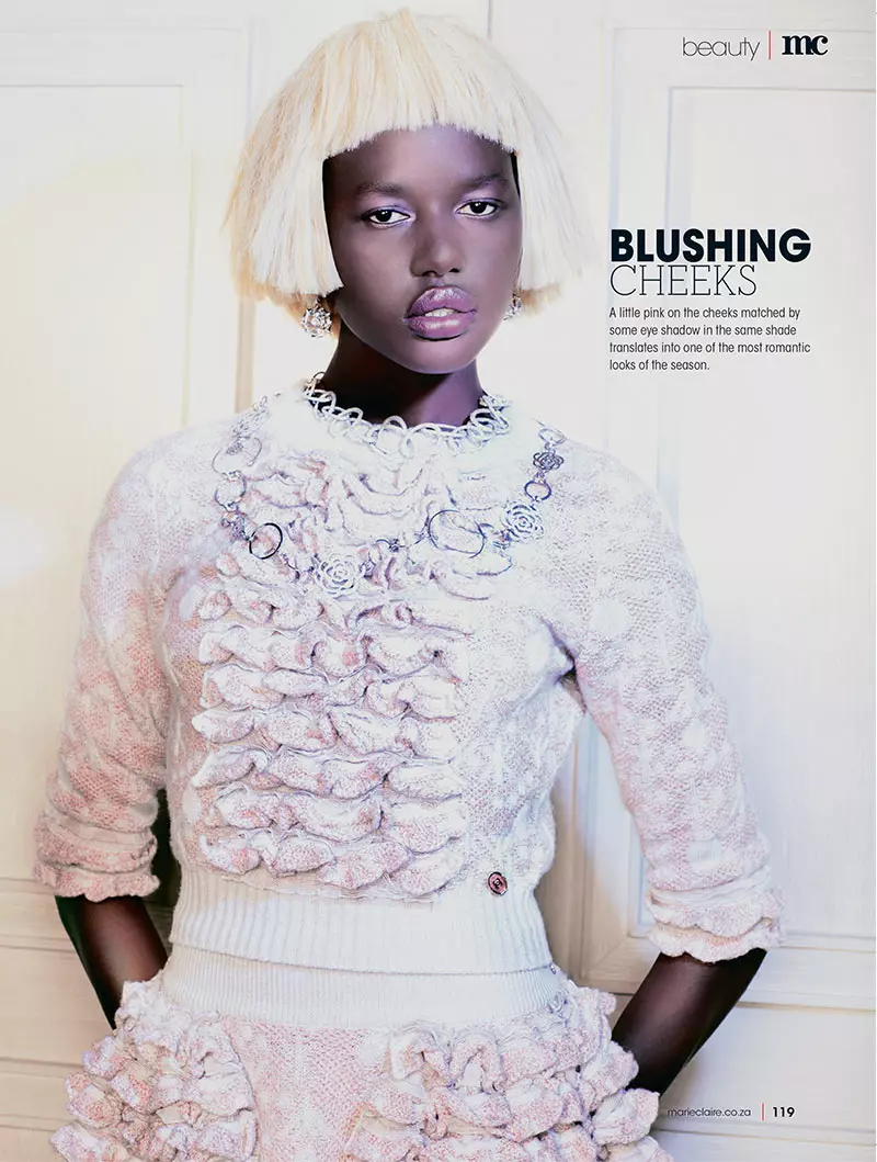 Ajak Deng 為 Marie Claire 南非 12 月刊穿上香奈兒美女