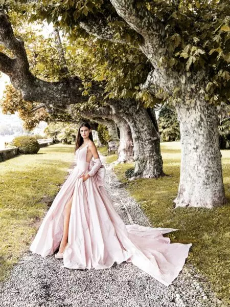 Bianca Balti Dazzles dina Alessandro Angelozzi Couture 2020 Gaun Pengantin