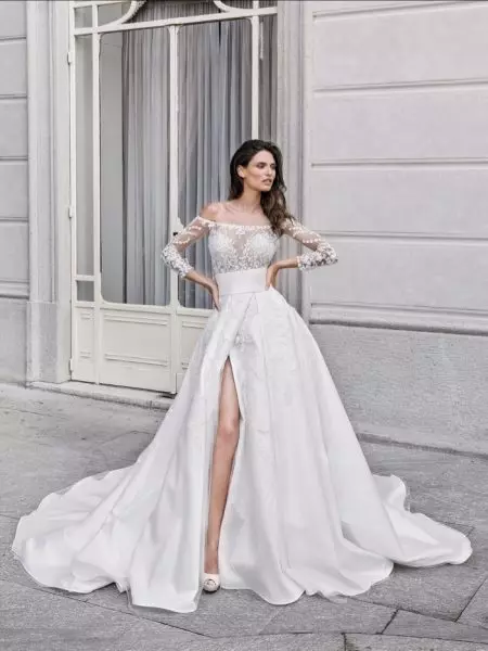 Bianca Balti Adazzles mu Alessandro Angelozzi Couture 2020 Bridal Dresses