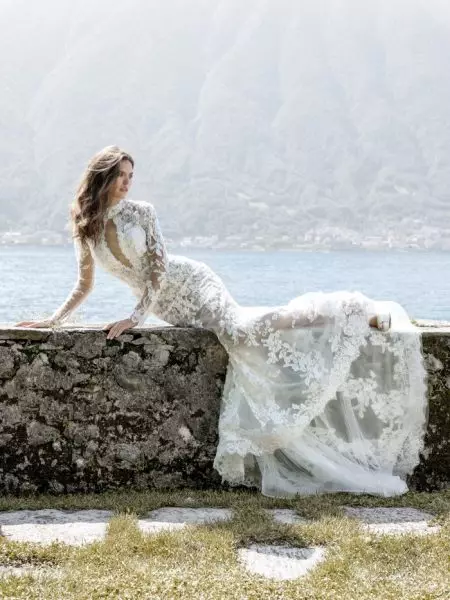 Nakasilaw si Bianca Balti sa Alessandro Angelozzi Couture 2020 Bridal Dresses