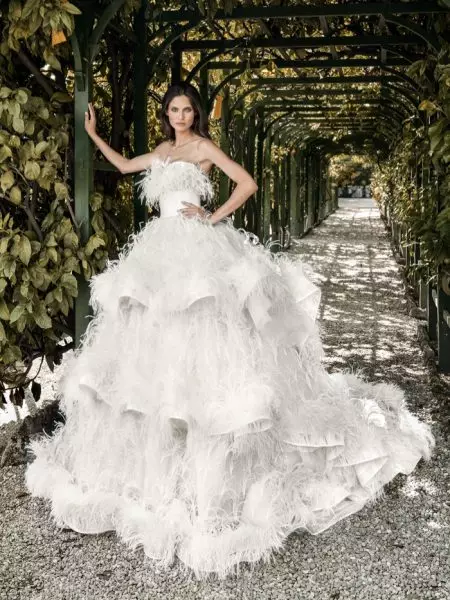 Bianca Balti Dazzles hauv Alessandro Angelozzi Couture 2020 Bridal Dresses