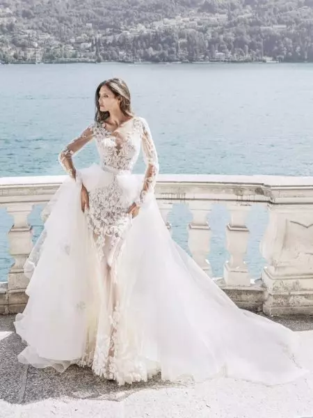 Bianca Balti liluratzen da Alessandro Angelozzi Couture 2020ko ezkongaien soinekoak