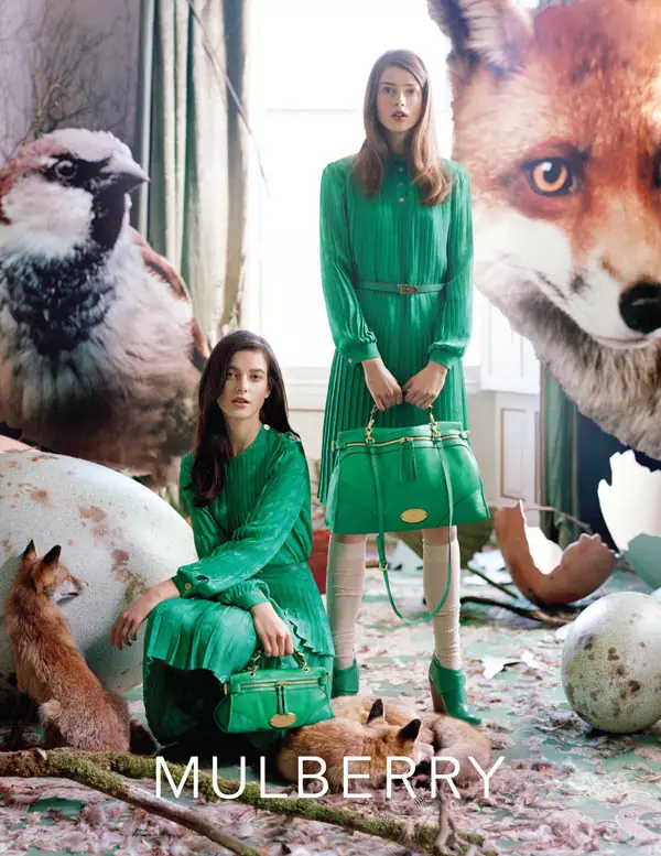 Campanha Mulberry Outono 2011 | Tati Cotliar e Julia Saner por Tim Walker