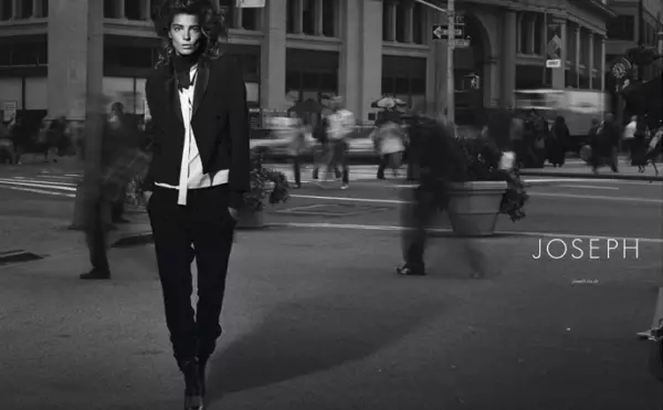 Daria Werbowy kubukangurambaga bwa Joseph Spring 2011 na Peter Lindbergh