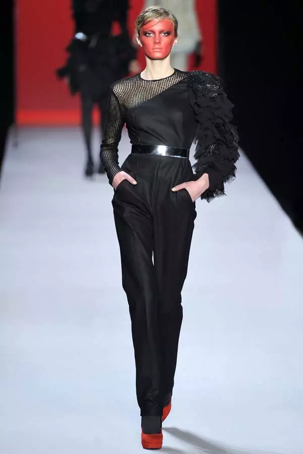 Viktor & Rolf Fall 2011 | Paris Fashion Week