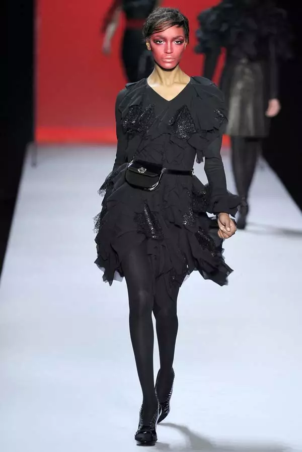 Viktor & Rolf Aŭtuno 2011 | Pariza Modsemajno