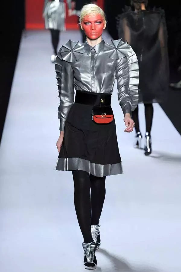 Viktor & Rolf Fall 2011 | Il-Ġimgħa tal-Moda ta’ Pariġi