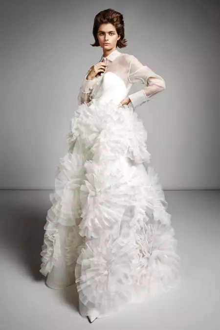 ສາຍ Fall 2019 ຂອງ Viktor & Rolf Bridal ແມ່ນກ່ຽວກັບຮູບຮ່າງທັງໝົດ