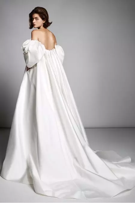 ສາຍ Fall 2019 ຂອງ Viktor & Rolf Bridal ແມ່ນກ່ຽວກັບຮູບຮ່າງທັງໝົດ