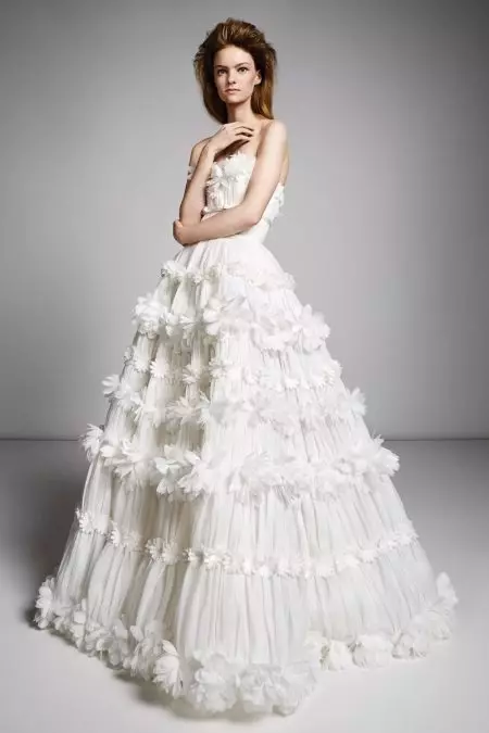 ສາຍ Fall 2019 ຂອງ Viktor & Rolf Bridal ແມ່ນກ່ຽວກັບຮູບຮ່າງທັງໝົດ