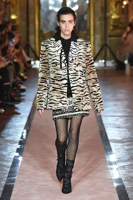 Giambattista Valli x H&M waxay Rome u qaadaa bandhiga Runway