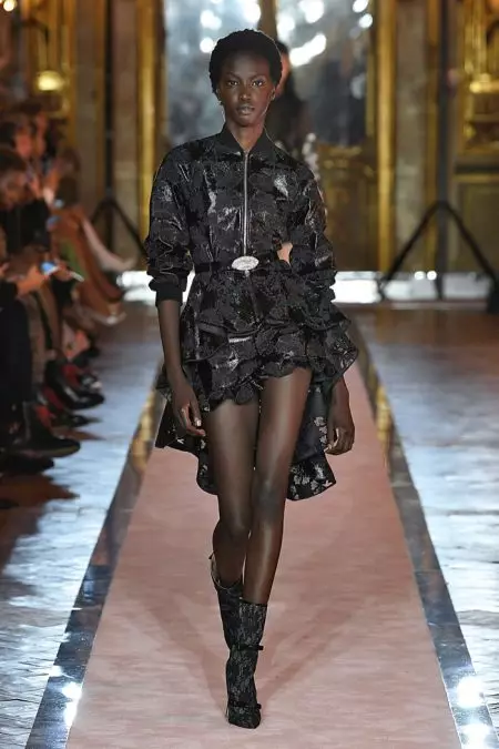 Giambattista Valli x H&M tar Rom för Runway Show