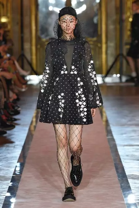 Giambattista Valli x H&M Gikuha ang Roma alang sa Runway Show