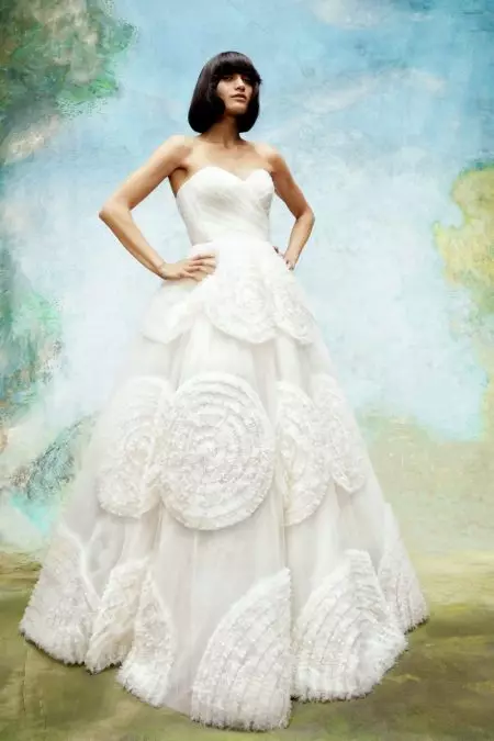 Viktor & Rolf Bridal හට 2020 වැටීම සඳහා උද්‍යාන සාදයක් තිබේ