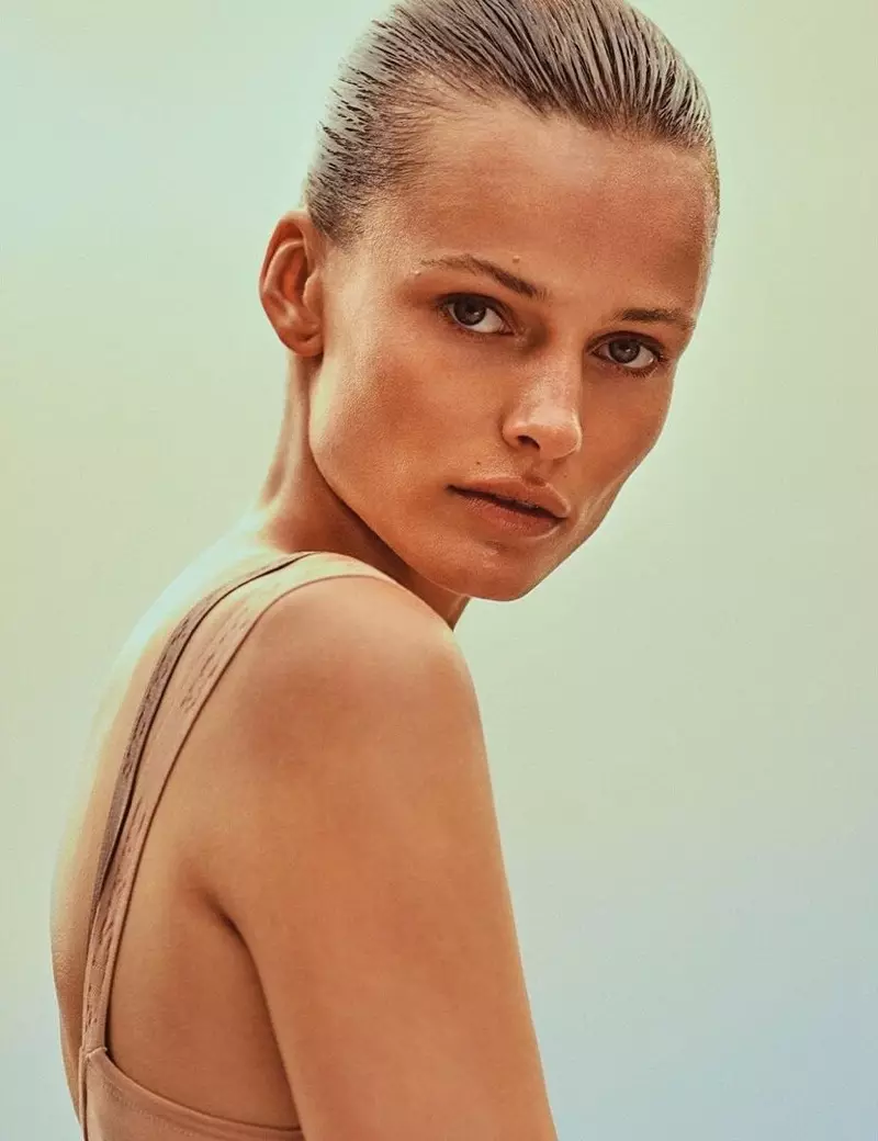 Edita Vilkeviciute prøver elegante sommerstiler for Vogue Polen