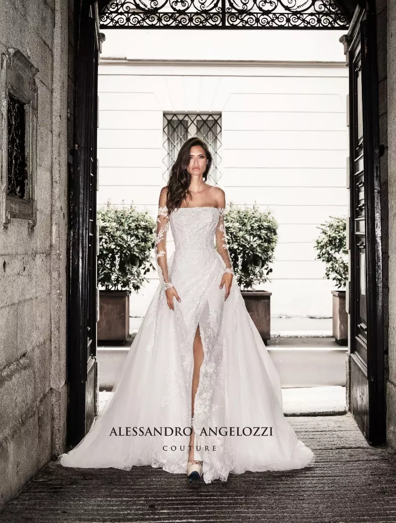 Bianca Balti avala zingwe pa kampeni yosonkhanitsa Bridal 2019 ya Alessandro Angelozzi Couture