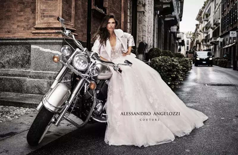 Bianca Balti dia maka sary miaraka amin'ny môtô ho an'ny Alessandro Angelozzi Couture 2019 Bridal collection campaign