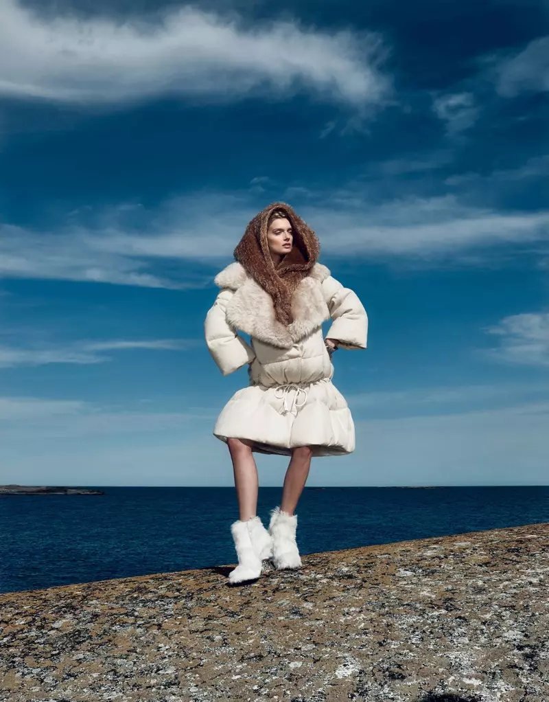 ලිලී ඩොනල්ඩ්සන් Wintry Vogue Japan කතුවැකියේ 'The Nordic Queen' වේ