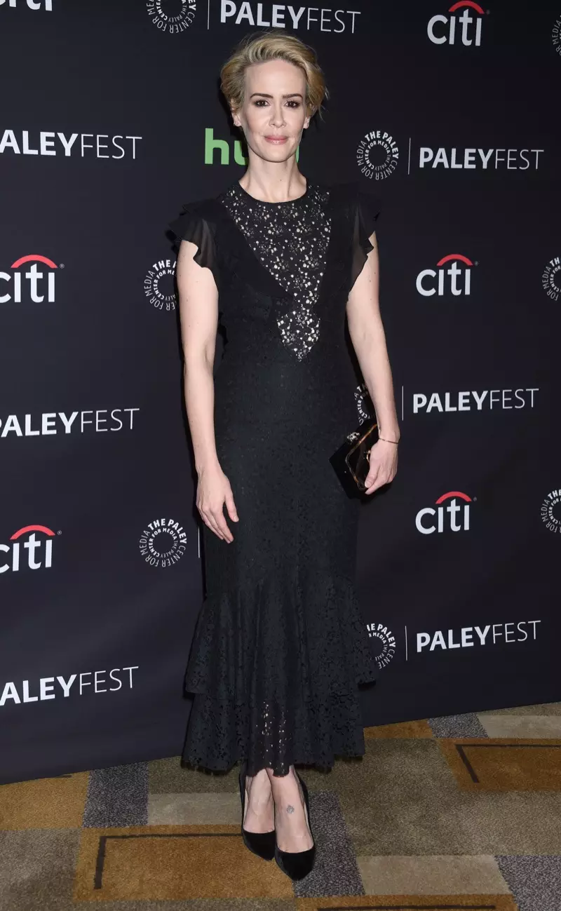 MAREC 2016: Sarah Paulson se udeleži konference Paleyfest 2016 za hotel American Horror Story, oblečena v črno obleko Philosophy. Foto: Ga Fullner / Shutterstock.com