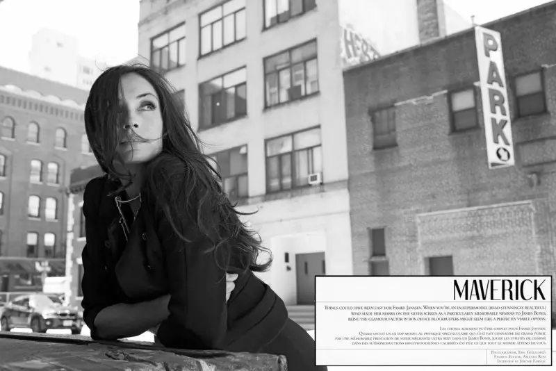 Famke Janssen spiller hovedrollen i coverhistorien til So Chic #29 av Eric Guillemain