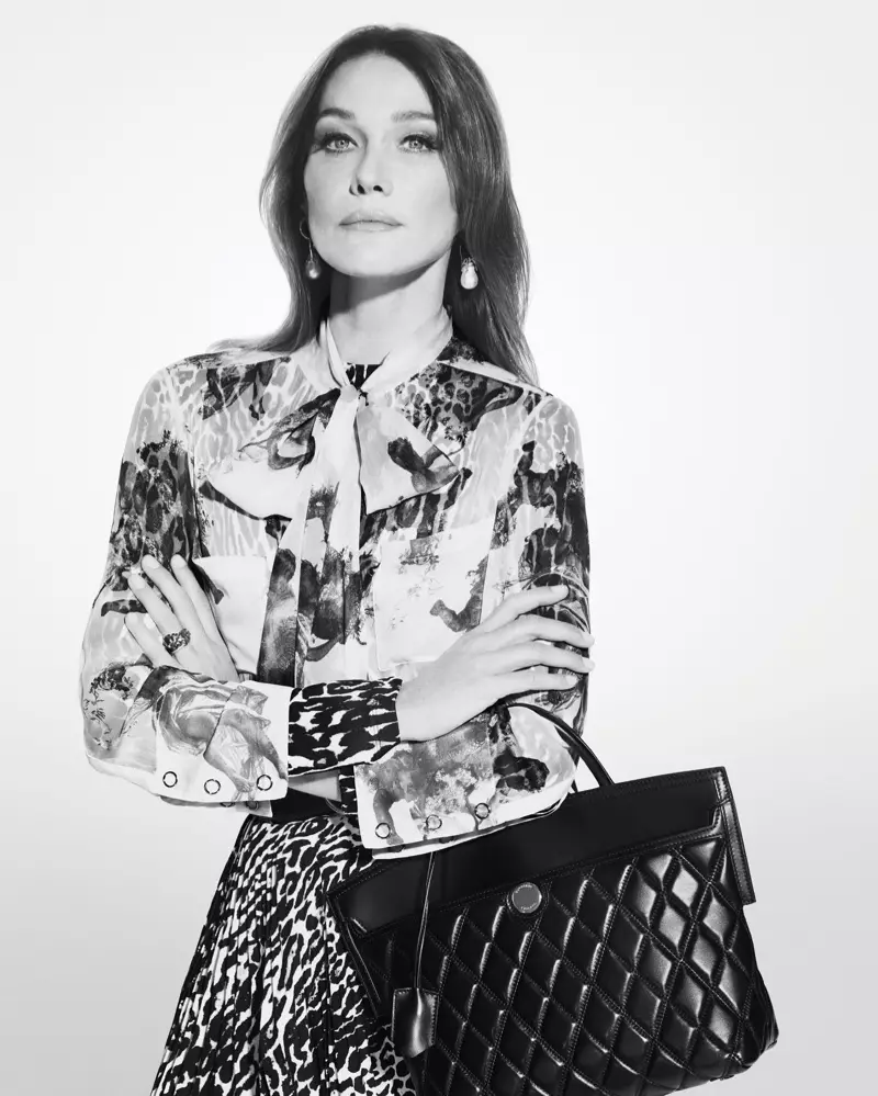 Carla Bruni a Burberry Holiday 2019 kampányának főszereplője