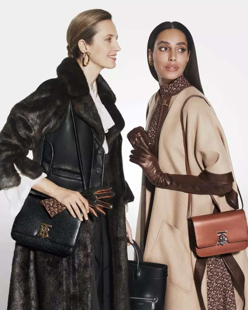 Lea T. iestājas par kampaņu Burberry Holiday 2019