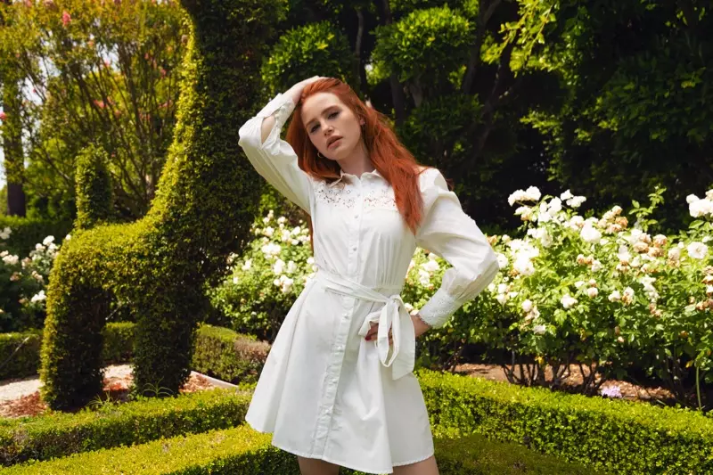 Nagtan-aw sa kasadpan nga chic, si Madelaine Petsch nagsul-ob og guipure lace nga sinina gikan sa Shein