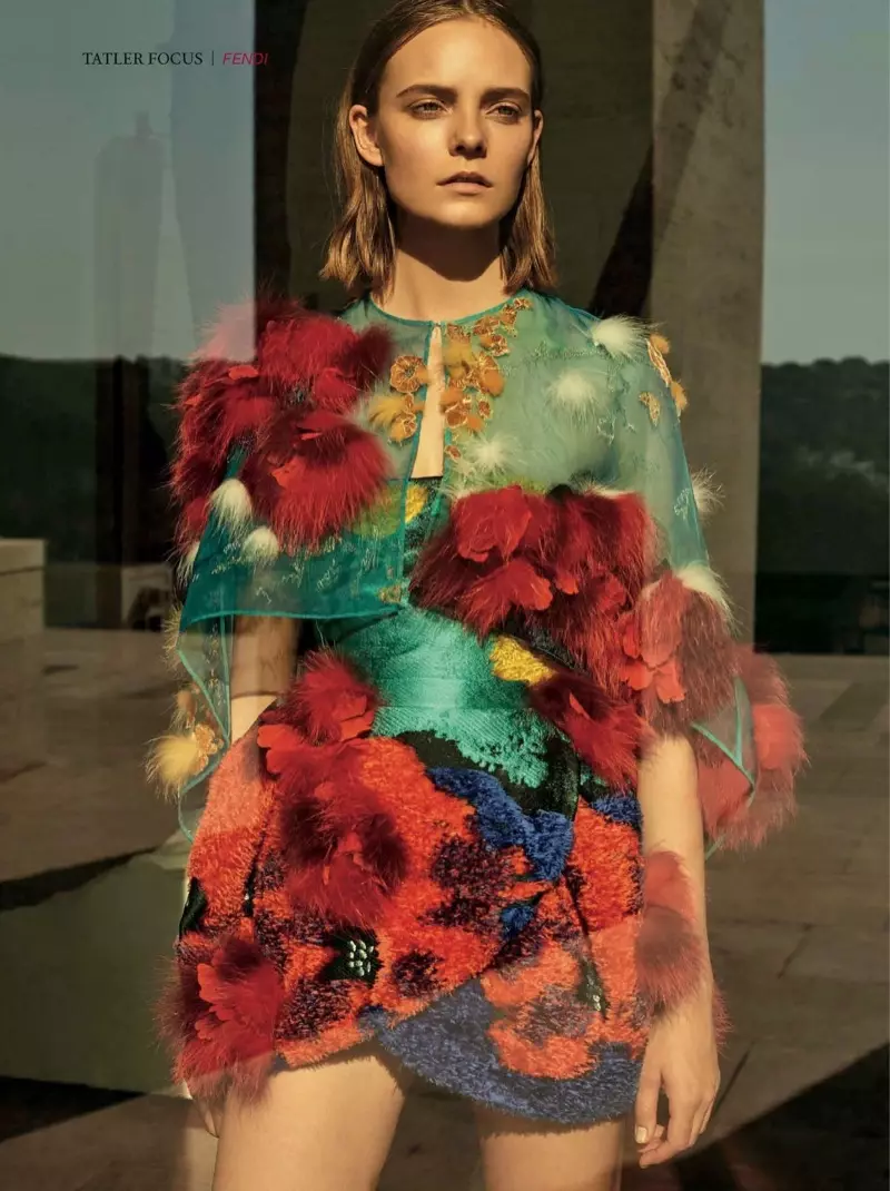 Nimue Smit Charms u Fendi Haute Couture za Hong Kong Tatler