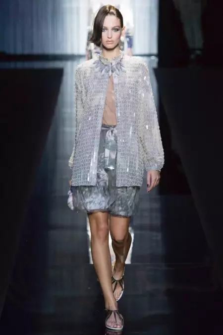 Armani aumenta o charme para a primavera de 2017