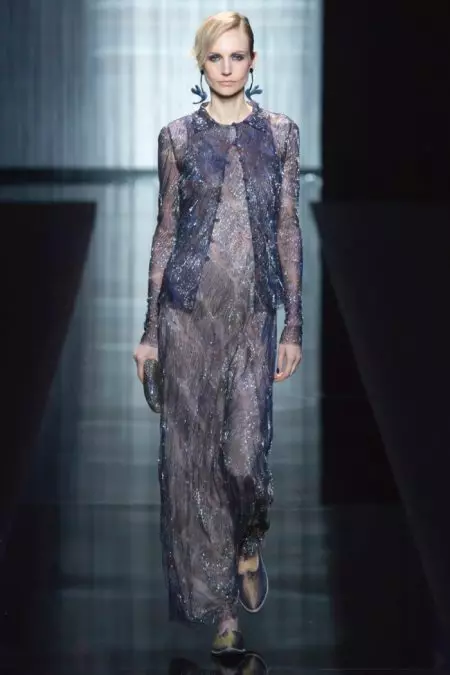 Armani 2017-nji ýylyň bahary üçin özüne çekijini açýar