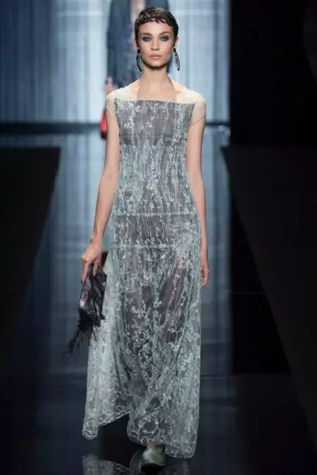 Armani alza il fascino per la primavera 2017