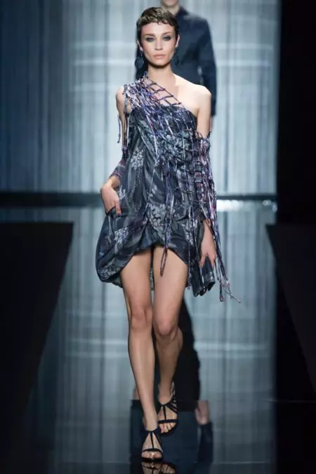 Armani aumenta el encanto para la primavera de 2017