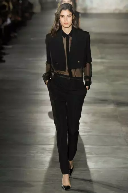 Saint Laurent-ek 2017ko udaberrirako sex-appeal-a piztu du