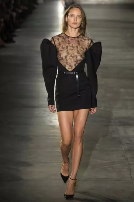 Saint Laurent, 2017 Baharı İçin Seks Temyizini Artırdı