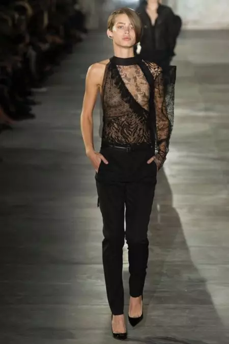 Saint Laurent-ek 2017ko udaberrirako sex-appeal-a piztu du