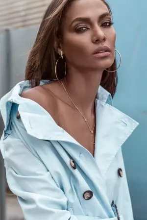 Joan Smalls pracuje dla BAZAAR Australia Story autorstwa Margaret Zhang