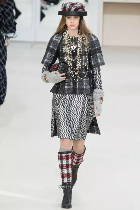 Chanel Fall 2016 | ပဲရစ်ဖက်ရှင်ရက်သတ္တပတ်