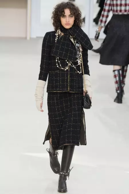 Chanel Fall 2016 | Beke ea Feshene ea Paris