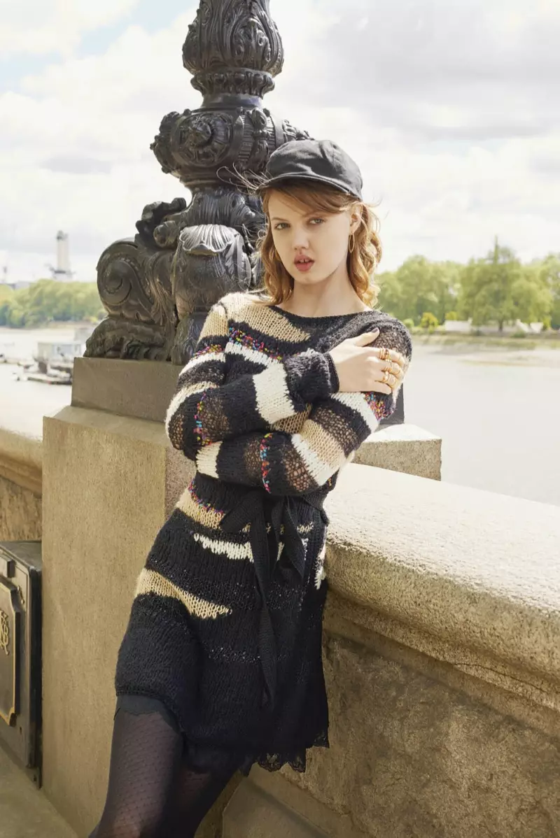 Lindsey Wixson nosi jesienną odzież wierzchnią w katalogu Bergdorf Goodman