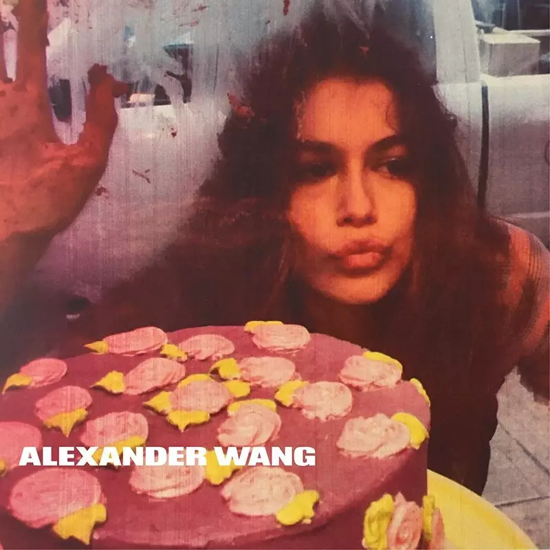 Kpakpando Kaia Gerber na mkpọsa mmiri-okpomọkụ 2016 nke Alexander Wang