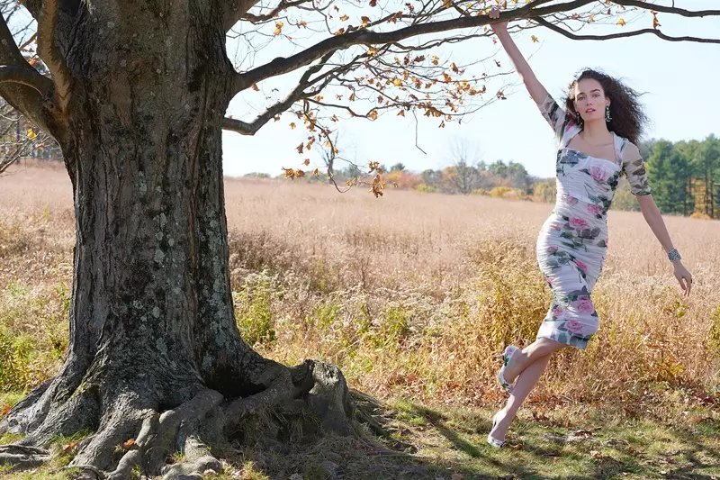 Zuzanna Bijoch modellerar levande mode för SCMP-stil