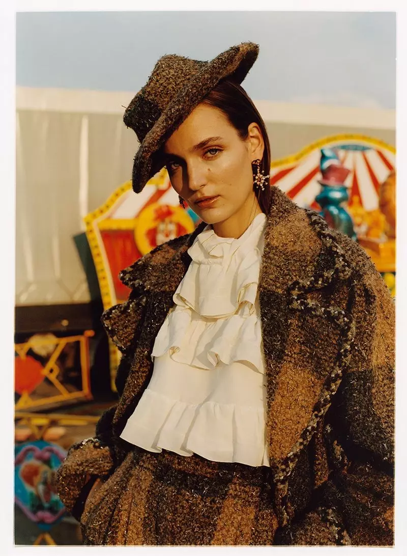 Zuzanna Bijoch o shebahala a le Setaele ho Fair for Harper's Bazaar Poland