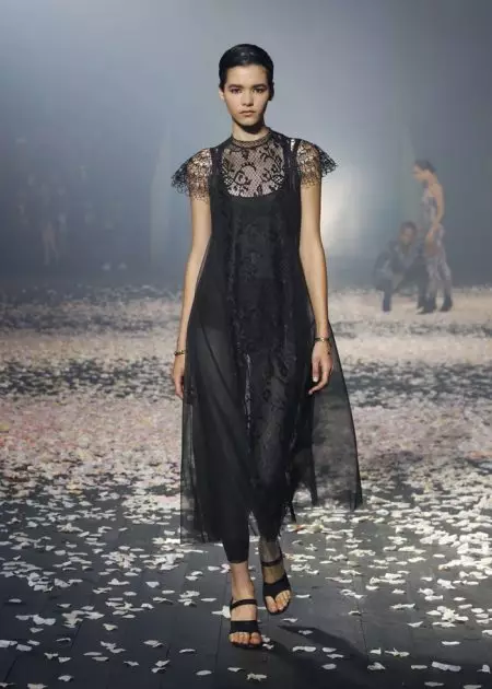 Dior Alportas Dancon al la Startleno por Printempo 2019