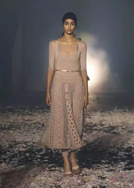 Dior na-eweta egwu na runway maka oge opupu ihe ubi 2019