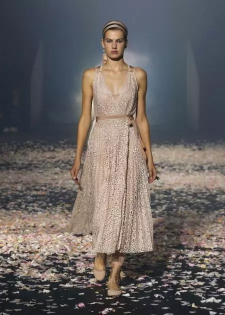 Dior Alportas Dancon al la Startleno por Printempo 2019