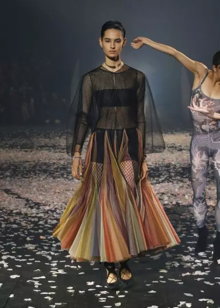 Dior bring dans na die aanloopbaan vir lente 2019